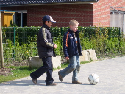 Spielplatz Wiedeiken in Amelsbüren: Ballspiel auf engem Raum
