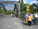 Radfahrer am Osttor: Hermann Geusendam-Wode vor Ort