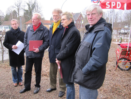 Begren die Zukunft des Hiltruper Bahnhofs: v.l. Wolfgang Heuer, Hermann Geusendam-Wode, Henning Klare, Karl-Heinz Winter, Georg Loroch