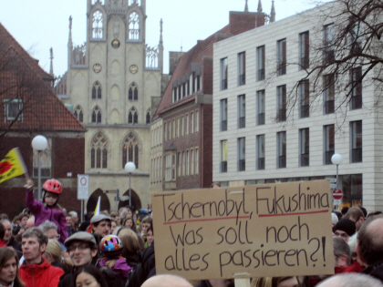 Mahnwache fr den Atomausstieg auf dem Domplatz